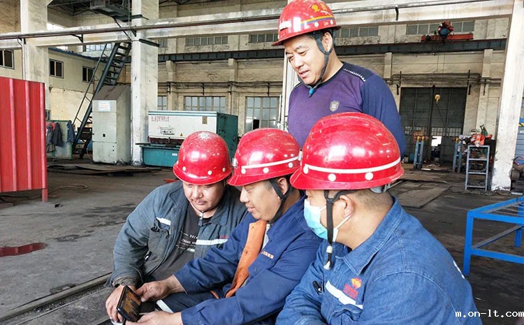 防爆手机拍照摄像.jpg 防爆手机拍照摄像.jpg