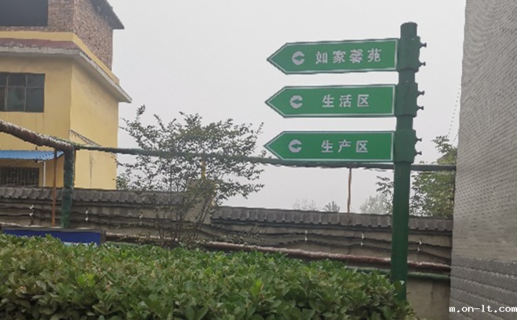 虽然是个小型矿但是设施很齐全.jpg 虽然是个小型矿但是设施很齐全.jpg